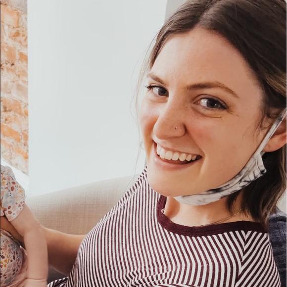 Meet your Posher, Danielle - Picture 1 of 1